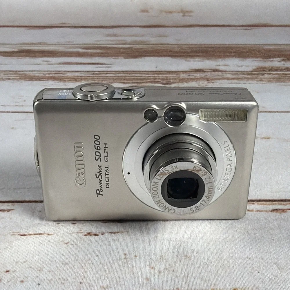 Canon PowerShot SD600 Digital ELPH 6MP Silver AS-IS Parts Repair No Display